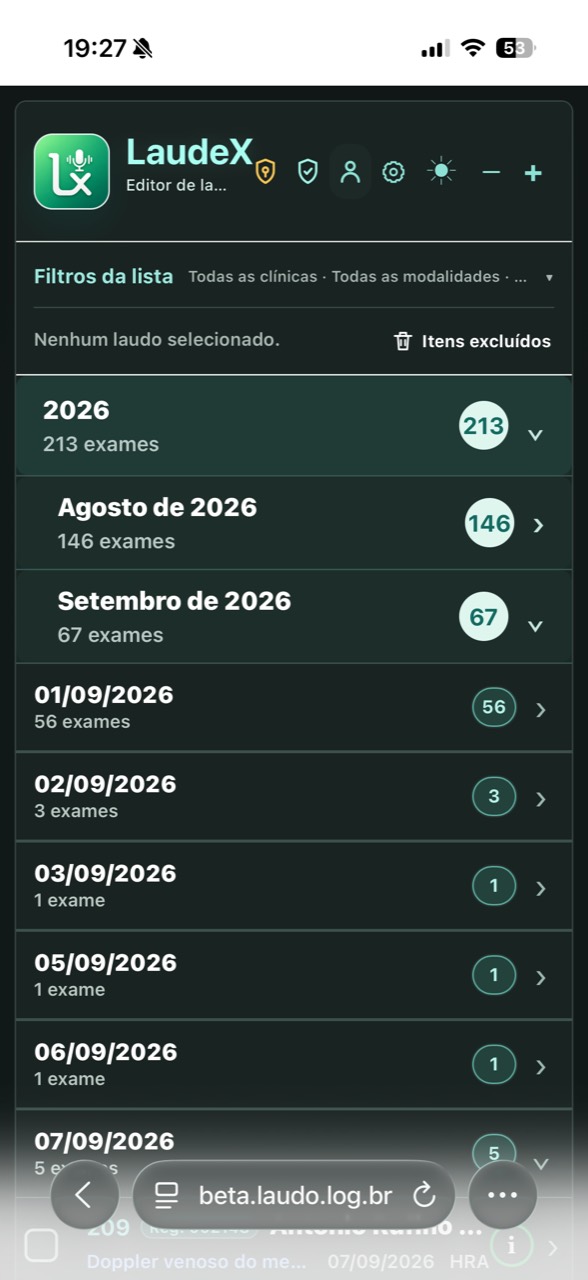 Tela real e atual da lista de laudos do LaudeX em modo noturno, sem nomes de pacientes